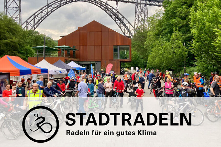 Stadtradeln 2026 Das Bild zeigt Teilnehmer der Auftaktveranstaltung Stadtradeln im Brückenpark Müngsten