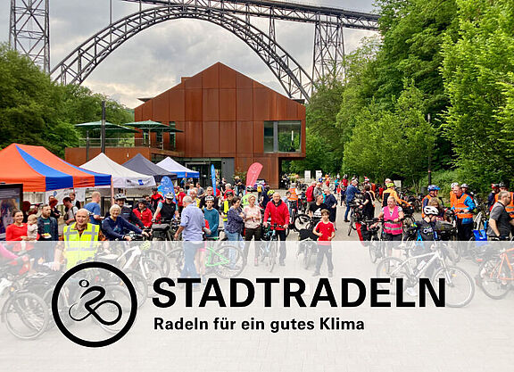 Das Bild zeigt Teilnehmer der Auftaktveranstaltung Stadtradeln im Brückenpark Müngsten