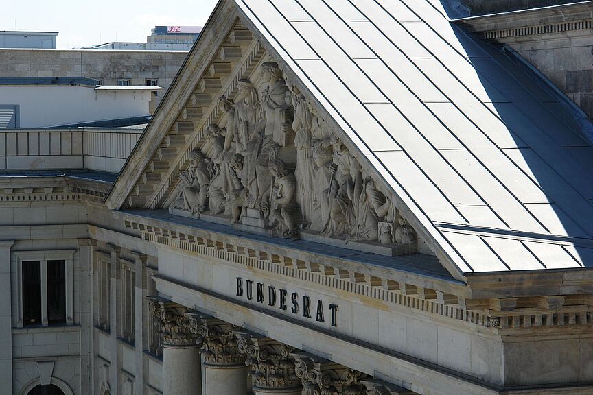 Bundesrat Gebaeude Giebel des Bundesratsgebäudes in Berlin.